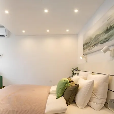 Apartment Quiet At River Budapest