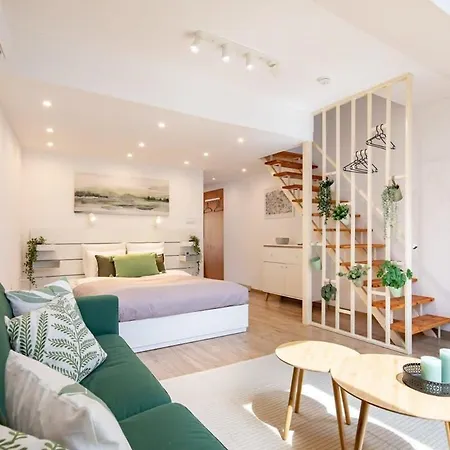 Quiet At River Apartment